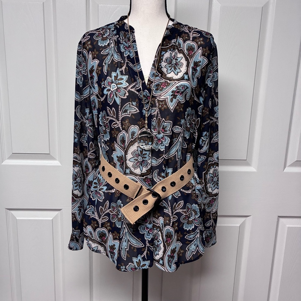 EUC Loft Paisley Floral printed blouse. Longer length style. Size S.